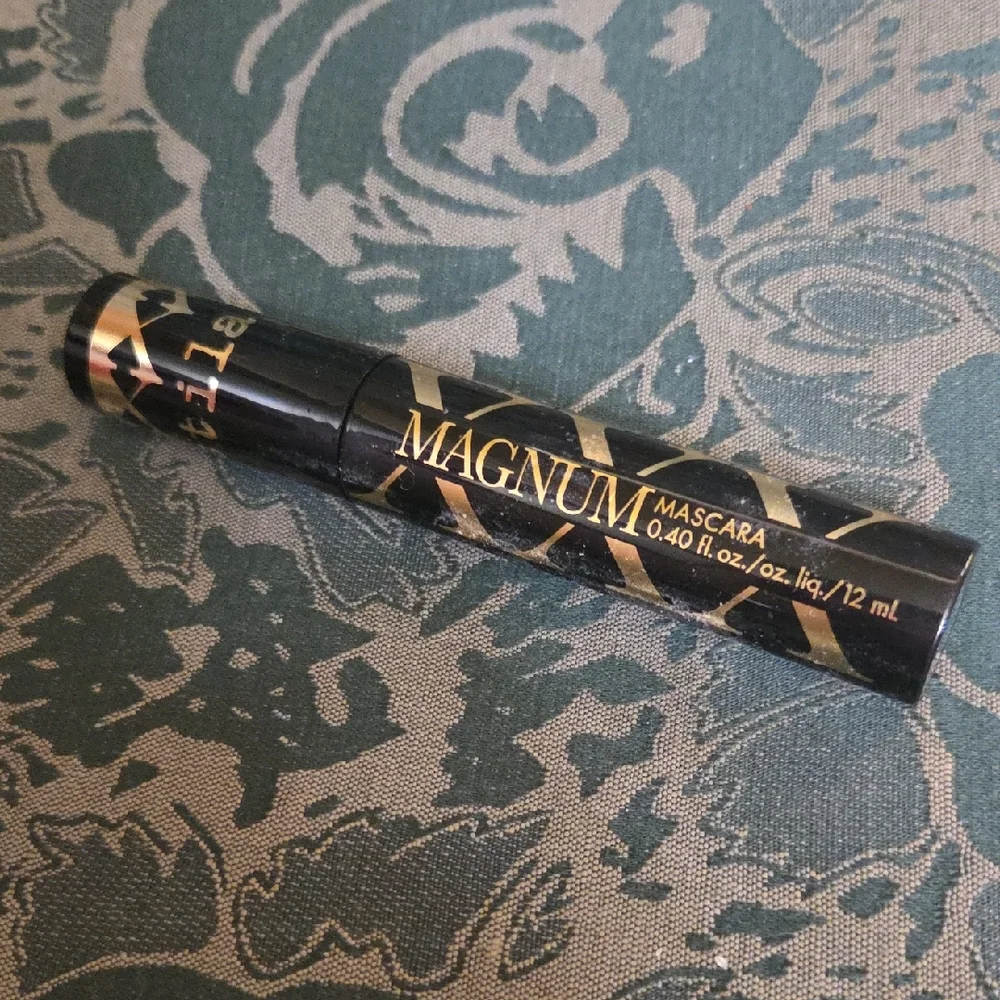 Stila Magnum Black Mascara